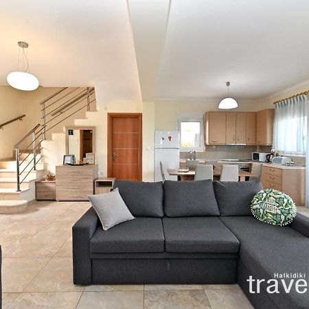 Villa Iris By Rentalspro Services - Agios Mamas Beach Eksteriør billede