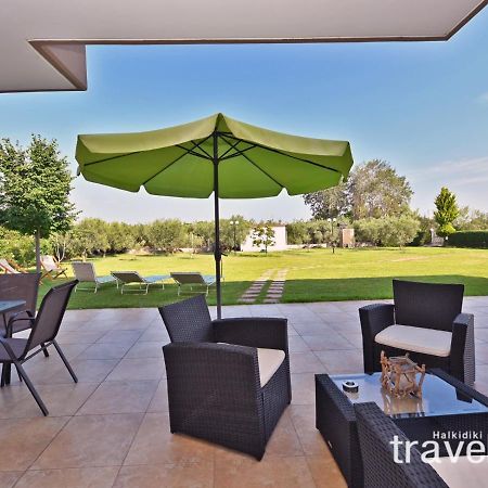 Villa Iris By Rentalspro Services - Agios Mamas Beach Eksteriør billede