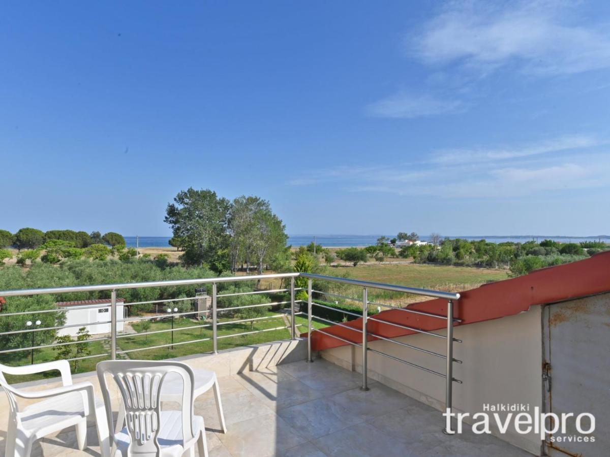 Villa Iris By Rentalspro Services - Agios Mamas Beach Eksteriør billede