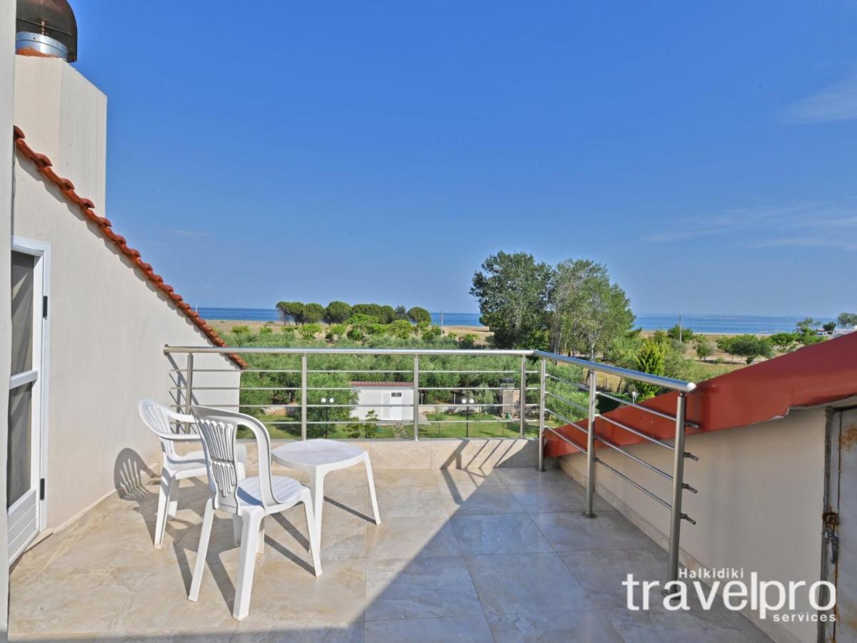 Villa Iris By Rentalspro Services - Agios Mamas Beach Eksteriør billede