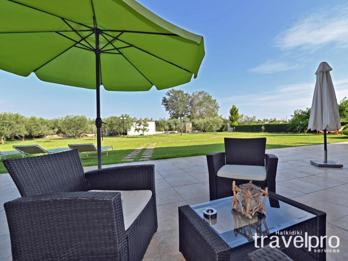 Villa Iris By Rentalspro Services - Agios Mamas Beach Eksteriør billede