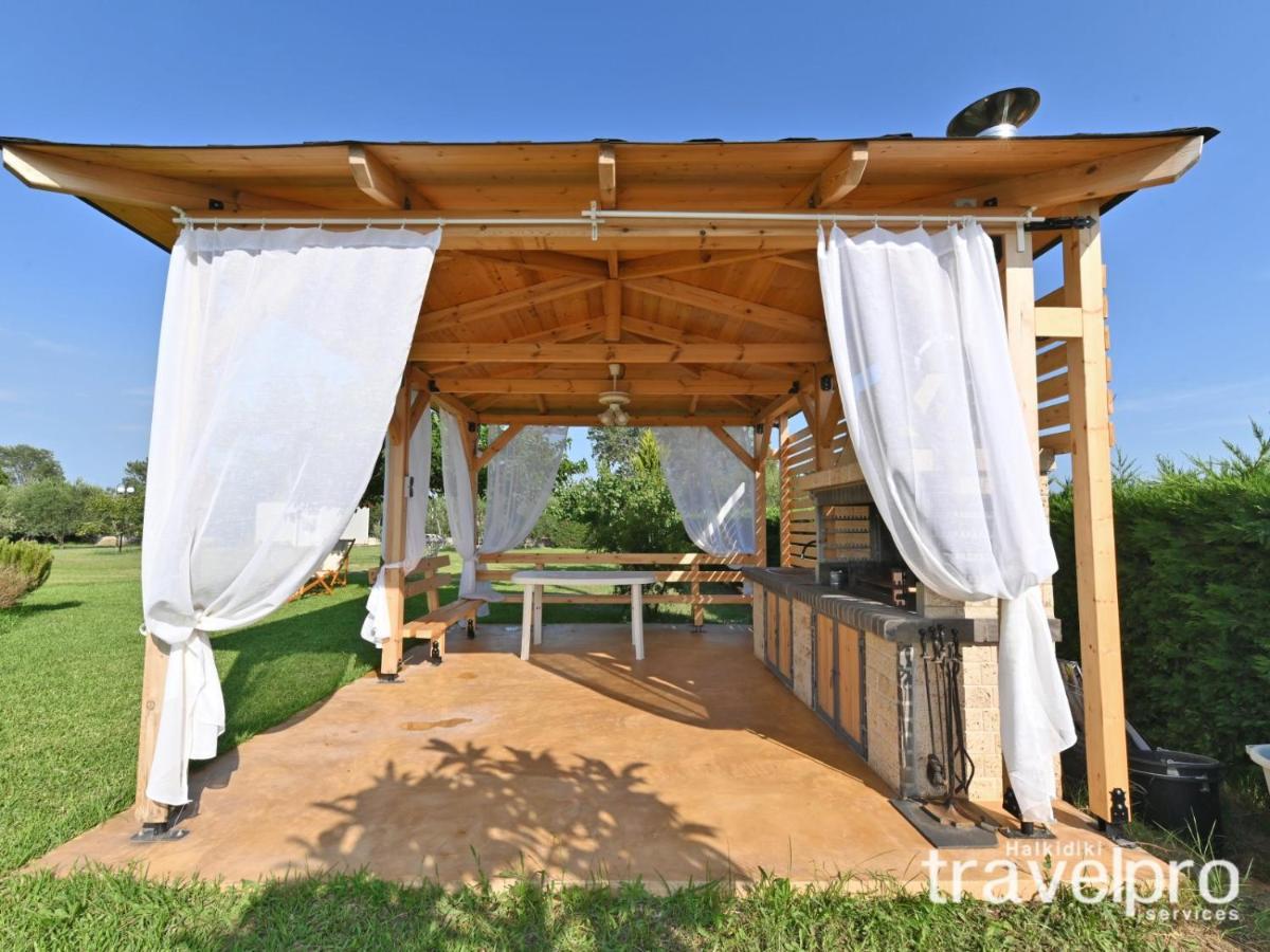 Villa Iris By Rentalspro Services - Agios Mamas Beach Eksteriør billede