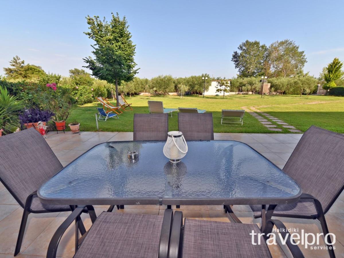 Villa Iris By Rentalspro Services - Agios Mamas Beach Eksteriør billede