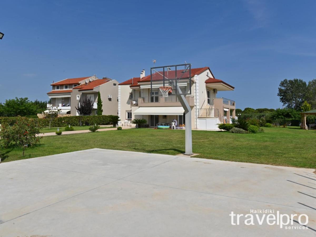 Villa Iris By Rentalspro Services - Agios Mamas Beach Eksteriør billede