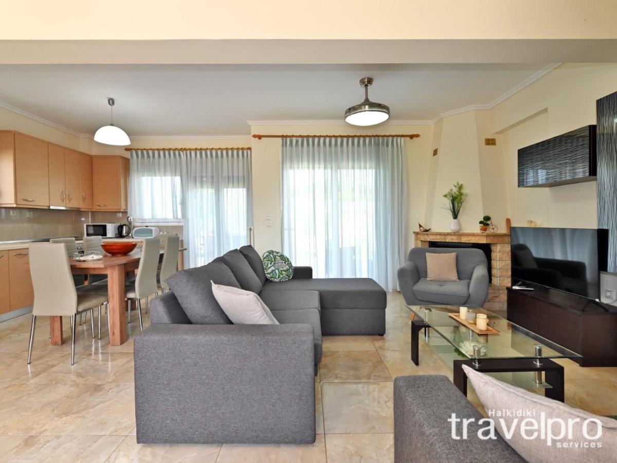 Villa Iris By Rentalspro Services - Agios Mamas Beach Eksteriør billede