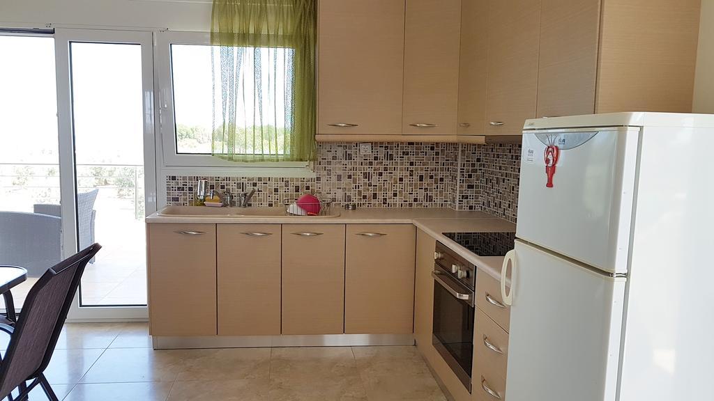 Villa Iris By Rentalspro Services - Agios Mamas Beach Eksteriør billede