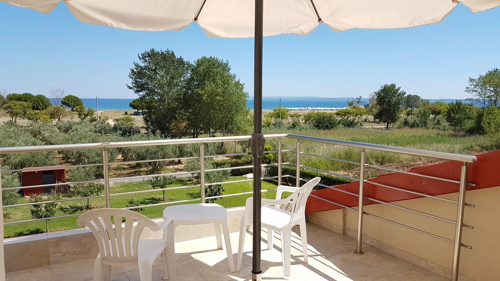 Villa Iris By Rentalspro Services - Agios Mamas Beach Eksteriør billede