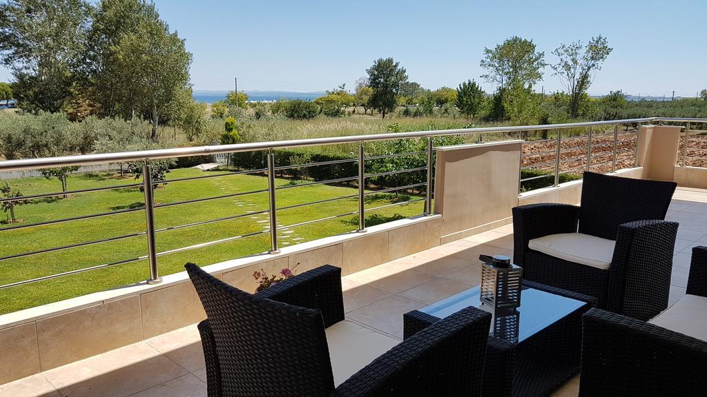 Villa Iris By Rentalspro Services - Agios Mamas Beach Eksteriør billede